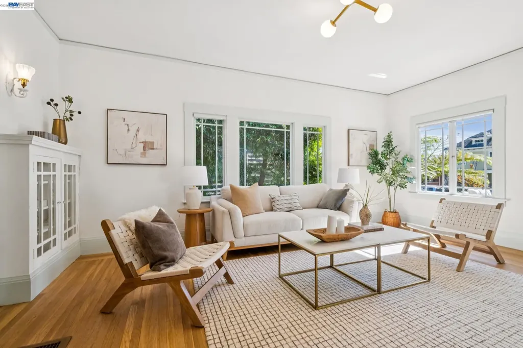 2221 Roosevelt Berkeley CA 94703