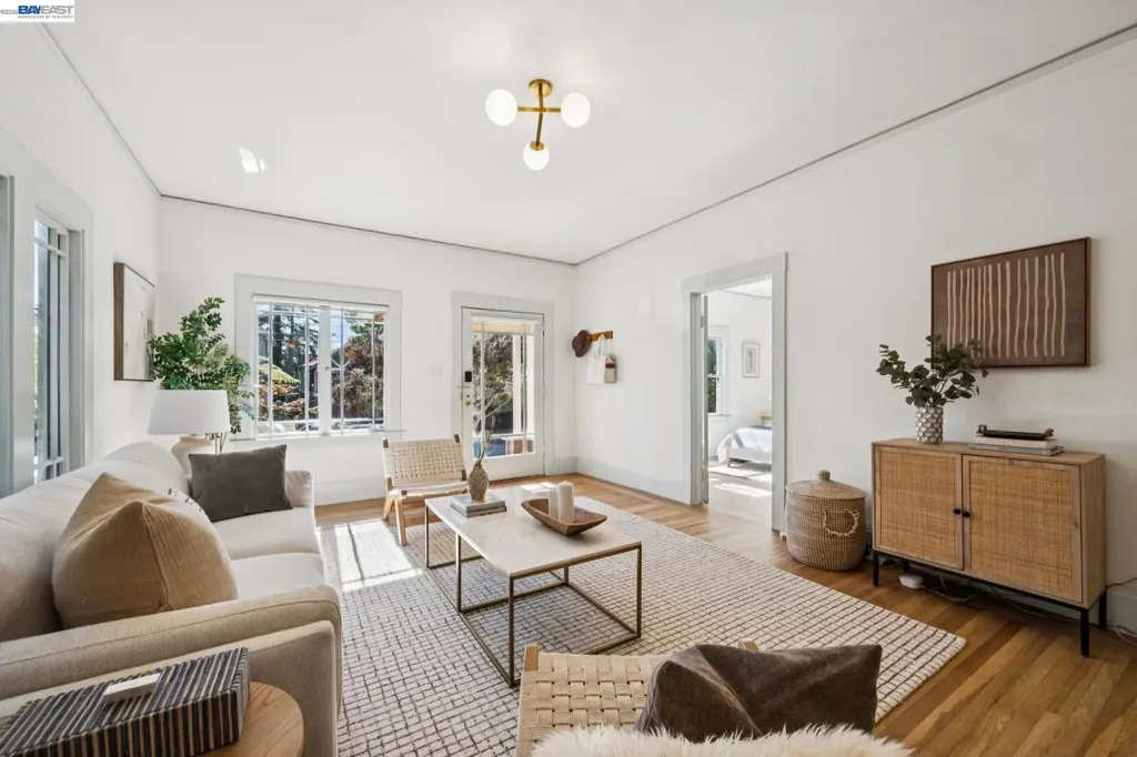 2221 Roosevelt Berkeley CA 94703