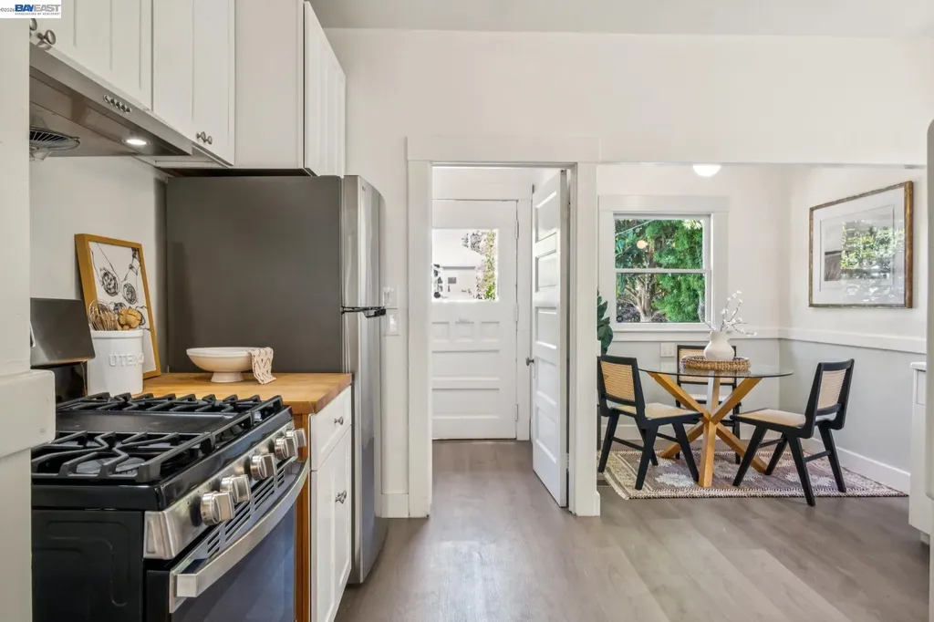 2221 Roosevelt Berkeley CA 94703