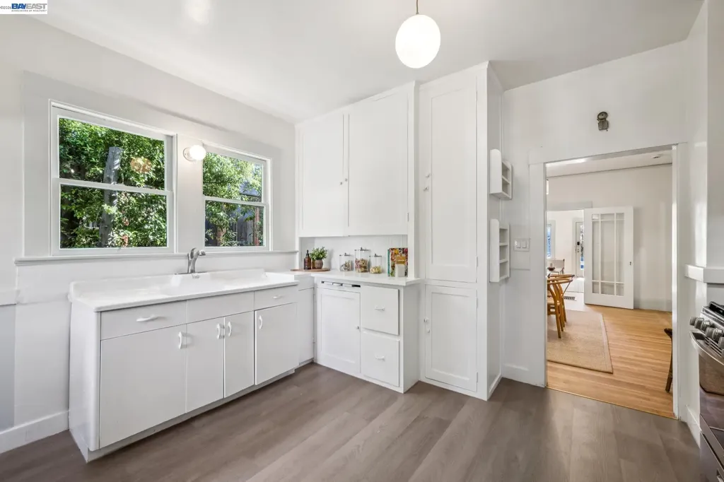 2221 Roosevelt Berkeley CA 94703