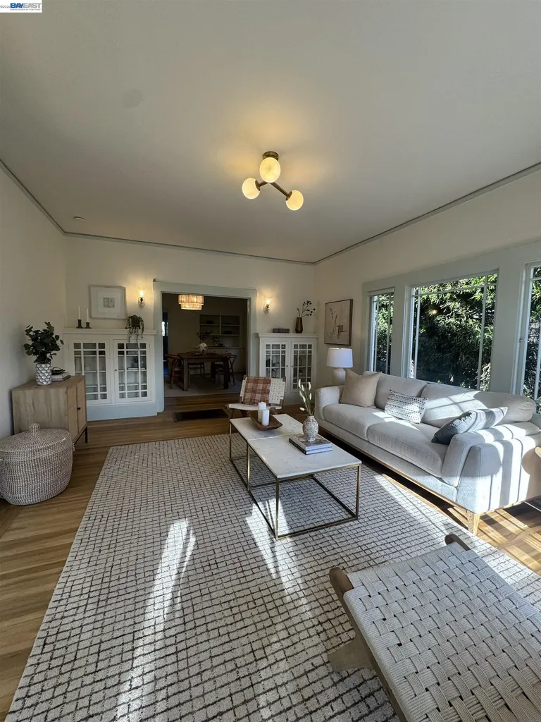 2221 Roosevelt Berkeley CA 94703