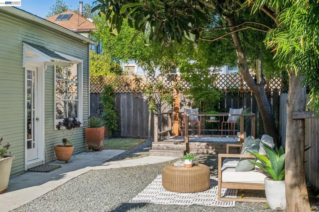 2221 Roosevelt Berkeley CA 94703