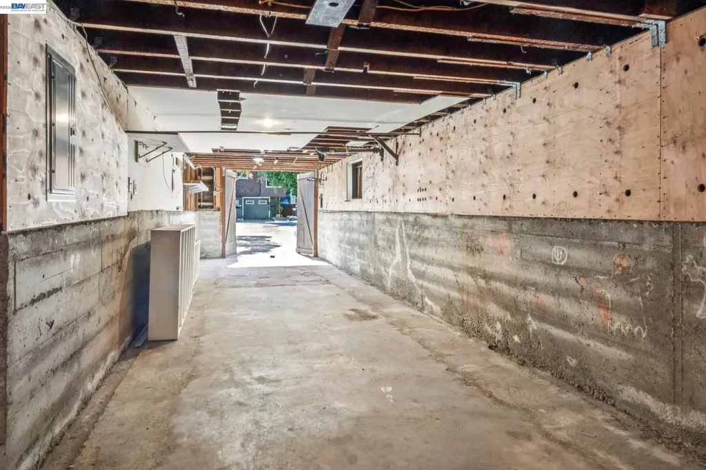 2221 Roosevelt Berkeley CA 94703