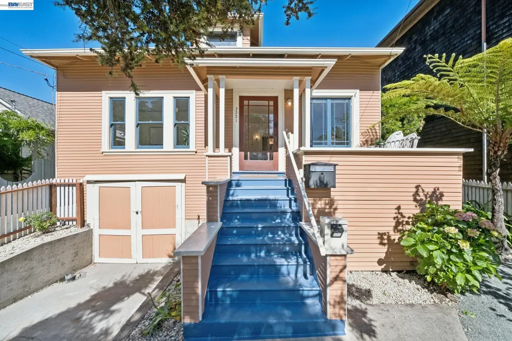 2221 Roosevelt Berkeley CA 94703