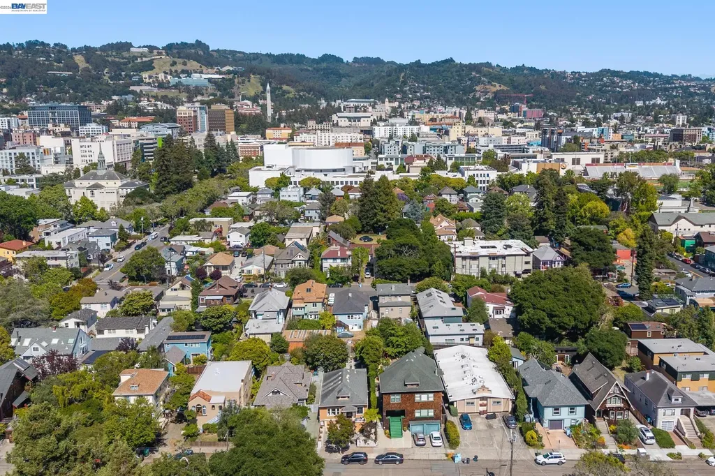 2221 Roosevelt Berkeley CA 94703