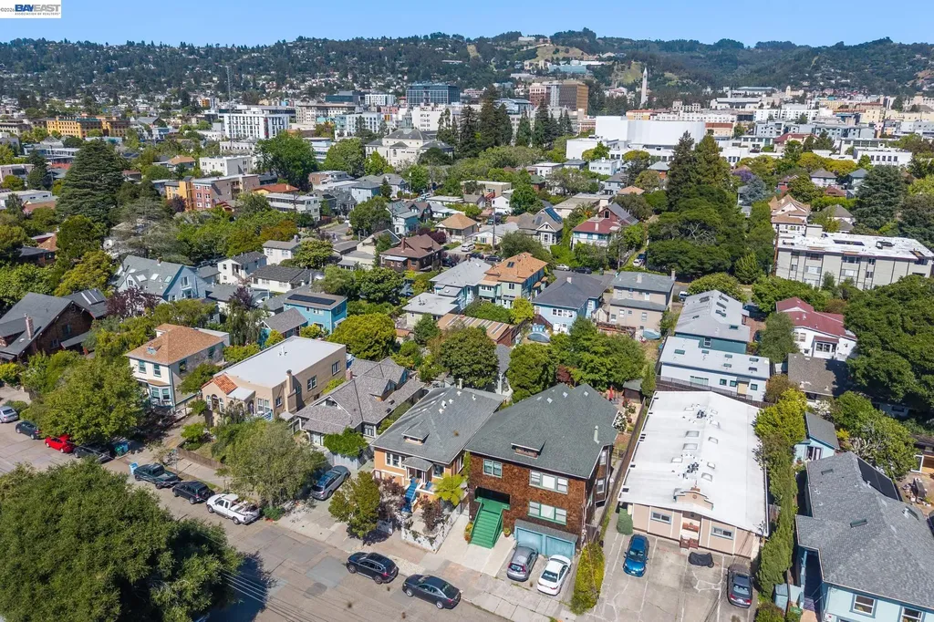 2221 Roosevelt Berkeley CA 94703