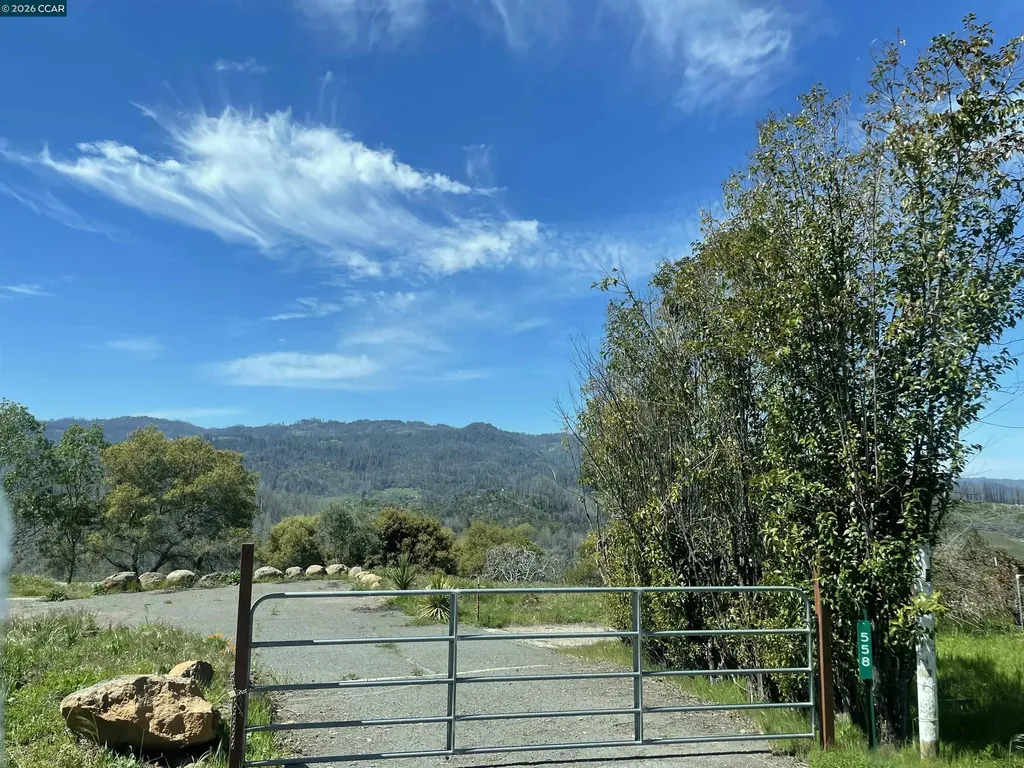 558 Community Hall Lane St. Helena CA 94574