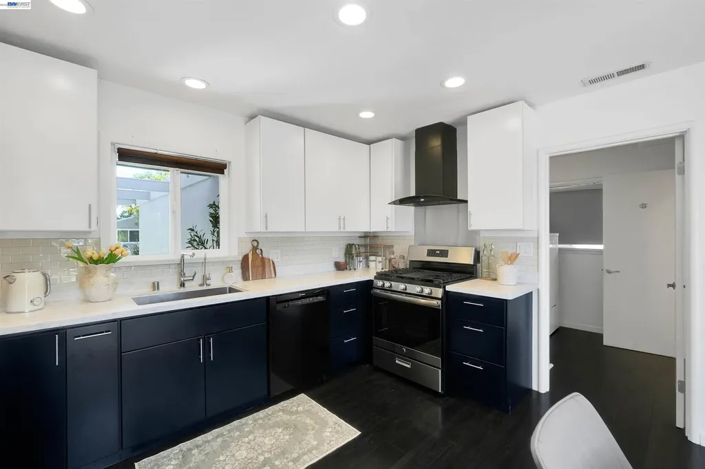 1341 Mcfarlane Lane Hayward CA 94544