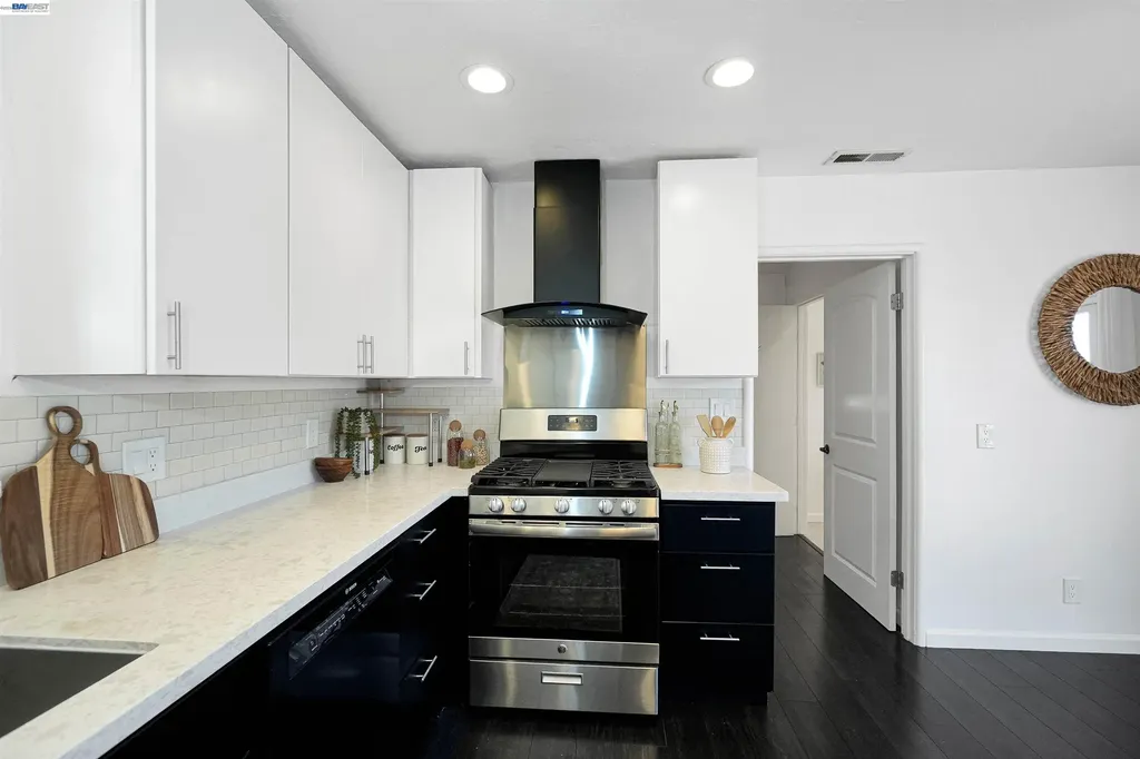 1341 Mcfarlane Lane Hayward CA 94544