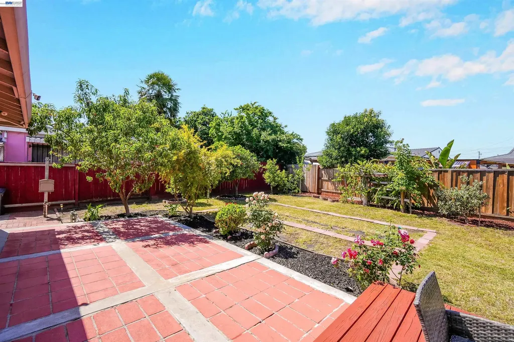 1341 Mcfarlane Lane Hayward CA 94544