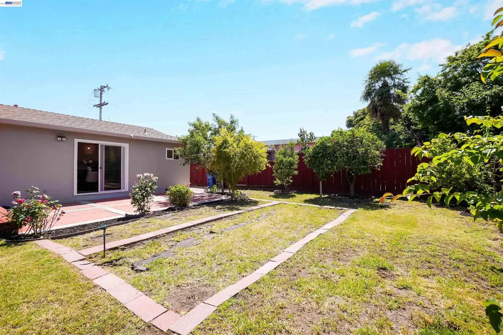 1341 Mcfarlane Lane Hayward CA 94544