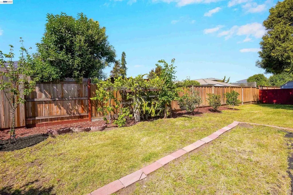 1341 Mcfarlane Lane Hayward CA 94544