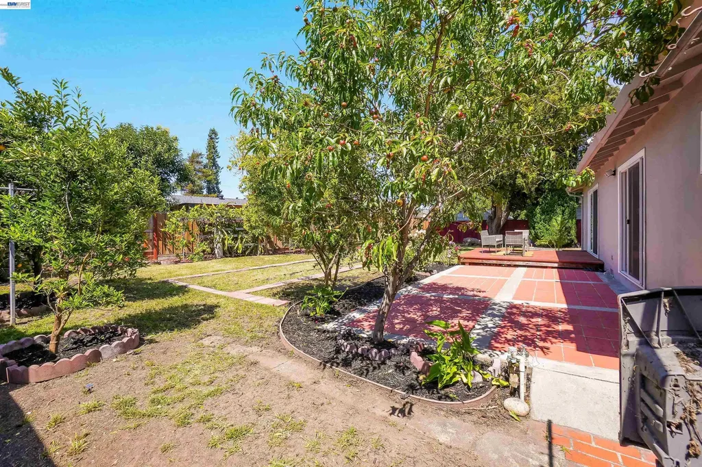1341 Mcfarlane Lane Hayward CA 94544