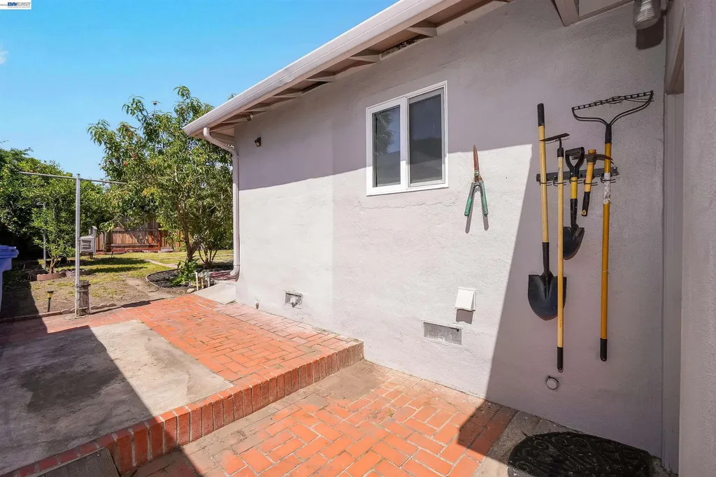 1341 Mcfarlane Lane Hayward CA 94544