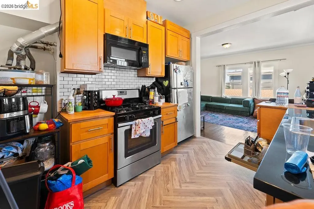 646 42nd Street Oakland CA 94609
