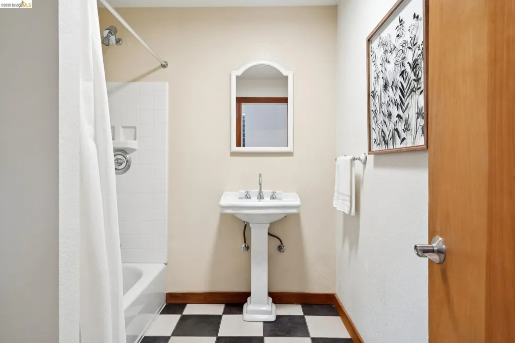 530 8th Street Oakland CA 94606