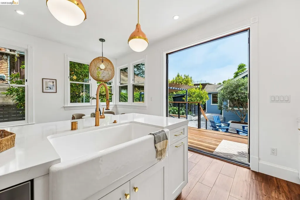 2222 Blake Street Berkeley CA 94704