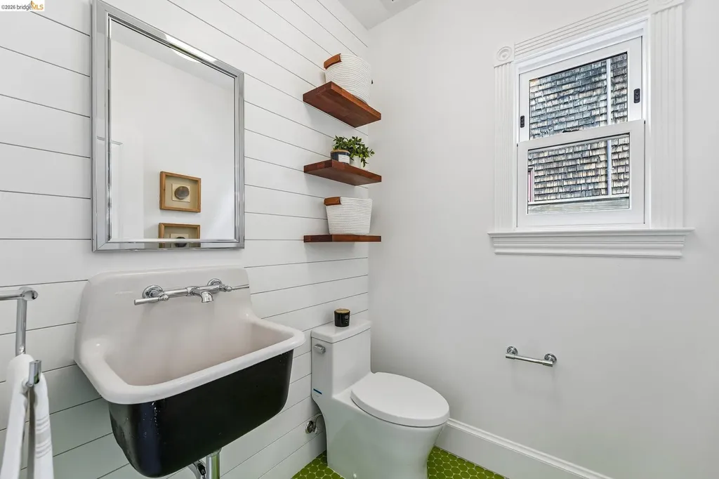 2222 Blake Street Berkeley CA 94704