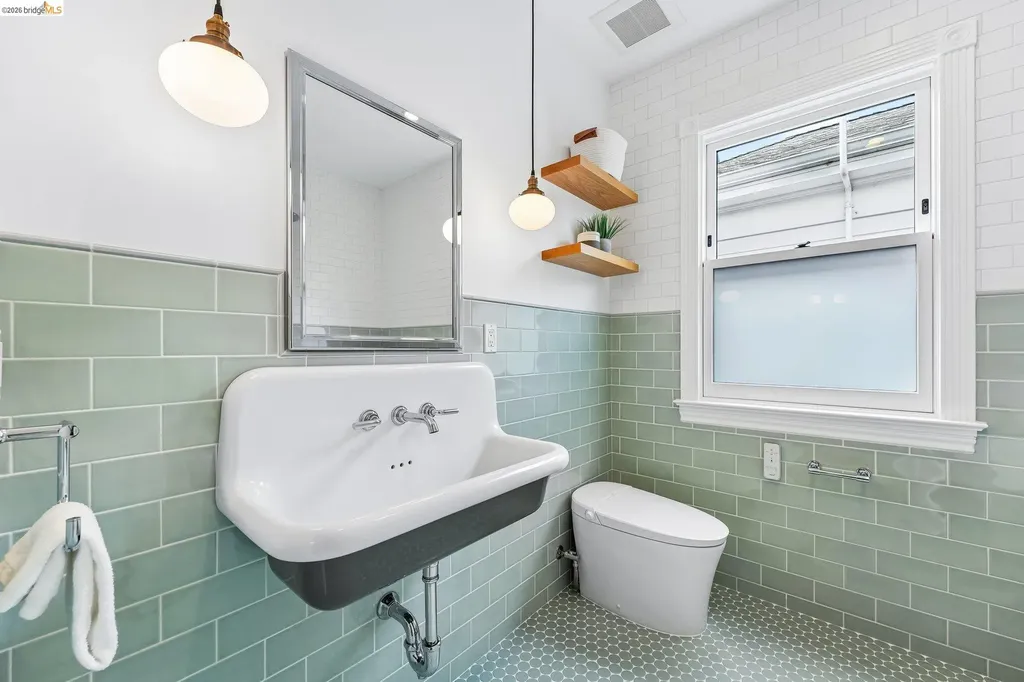2222 Blake Street Berkeley CA 94704