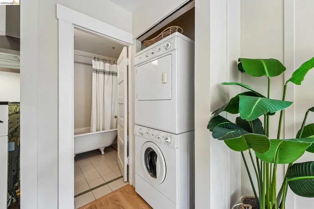 2222 Blake Street Berkeley CA 94704