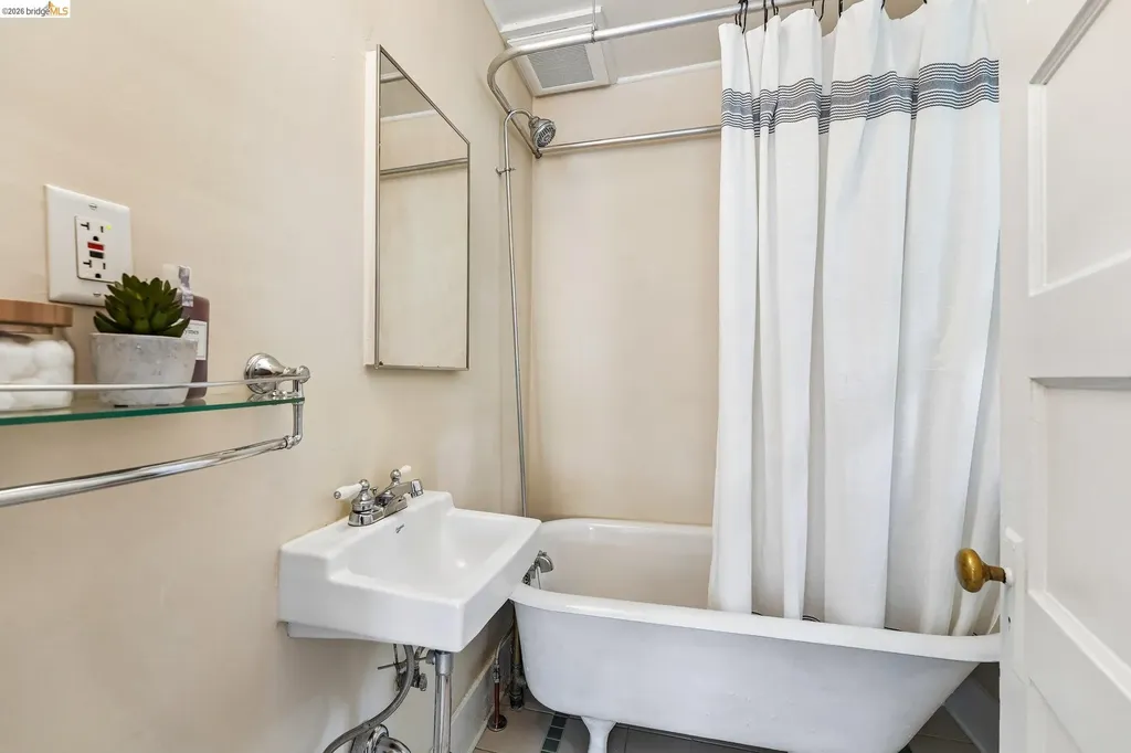 2222 Blake Street Berkeley CA 94704