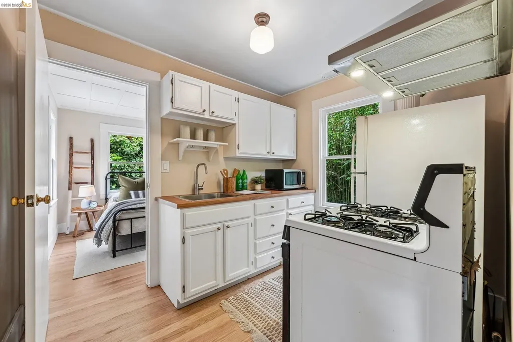 2222 Blake Street Berkeley CA 94704