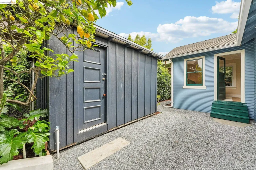 2222 Blake Street Berkeley CA 94704