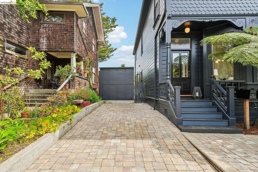 2222 Blake Street Berkeley CA 94704