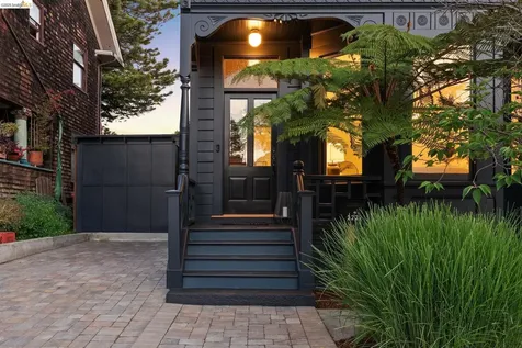 2222 Blake Street Berkeley CA 94704