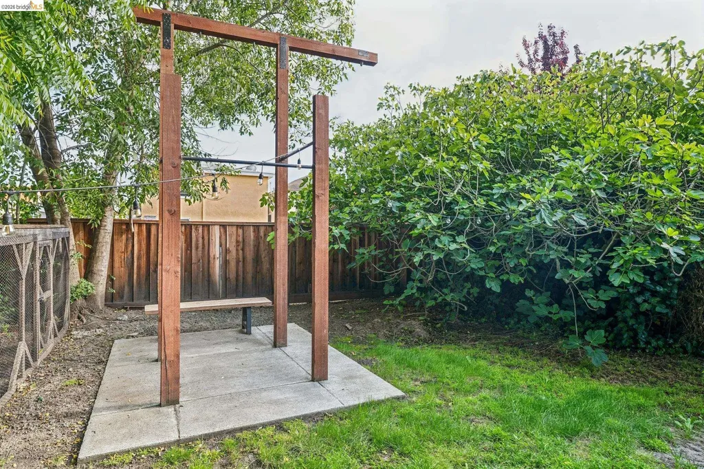 1264 Alcatraz Avenue Berkeley CA 94702