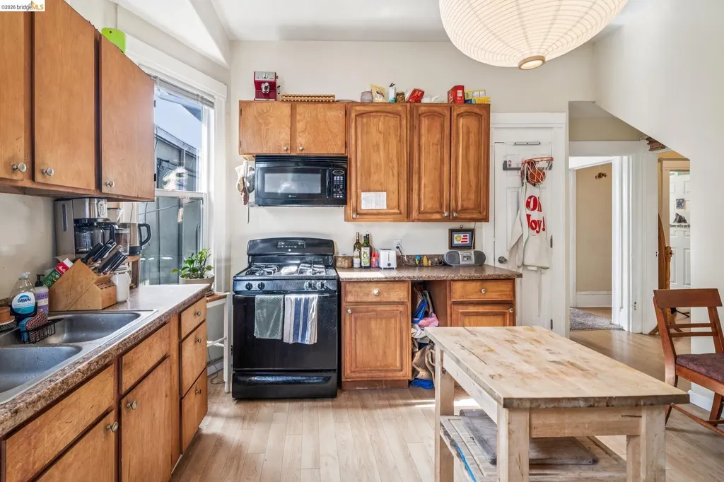 1264 Alcatraz Avenue Berkeley CA 94702