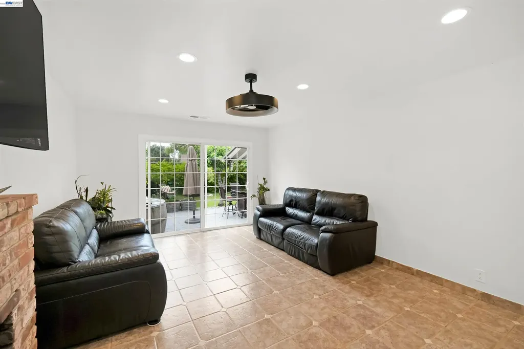 35776 Haley Street Newark CA 94560