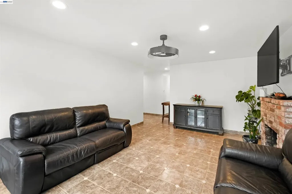 35776 Haley Street Newark CA 94560