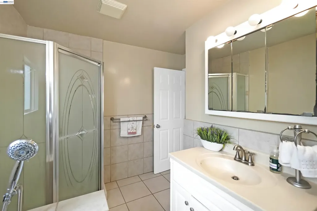 35776 Haley Street Newark CA 94560