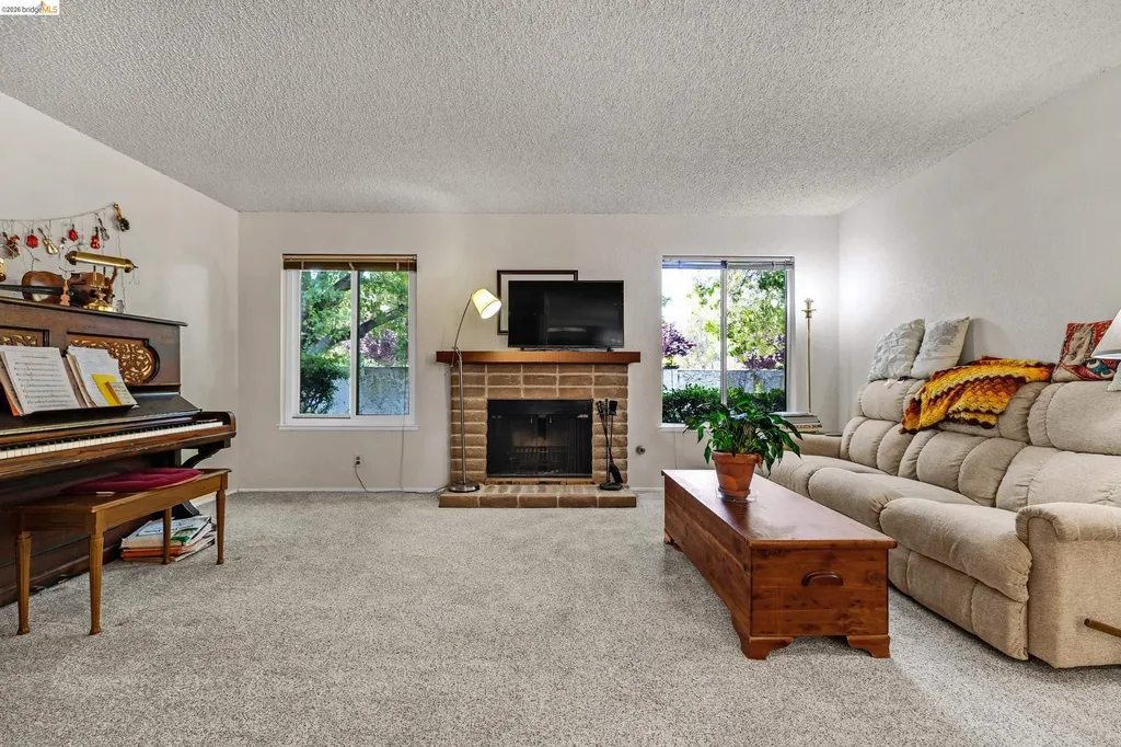 2567 El Portal Drive San Pablo CA 94806
