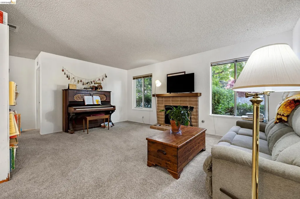 2567 El Portal Drive San Pablo CA 94806