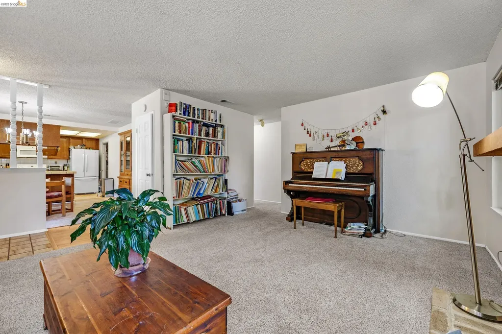 2567 El Portal Drive San Pablo CA 94806