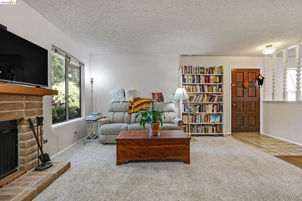 2567 El Portal Drive San Pablo CA 94806