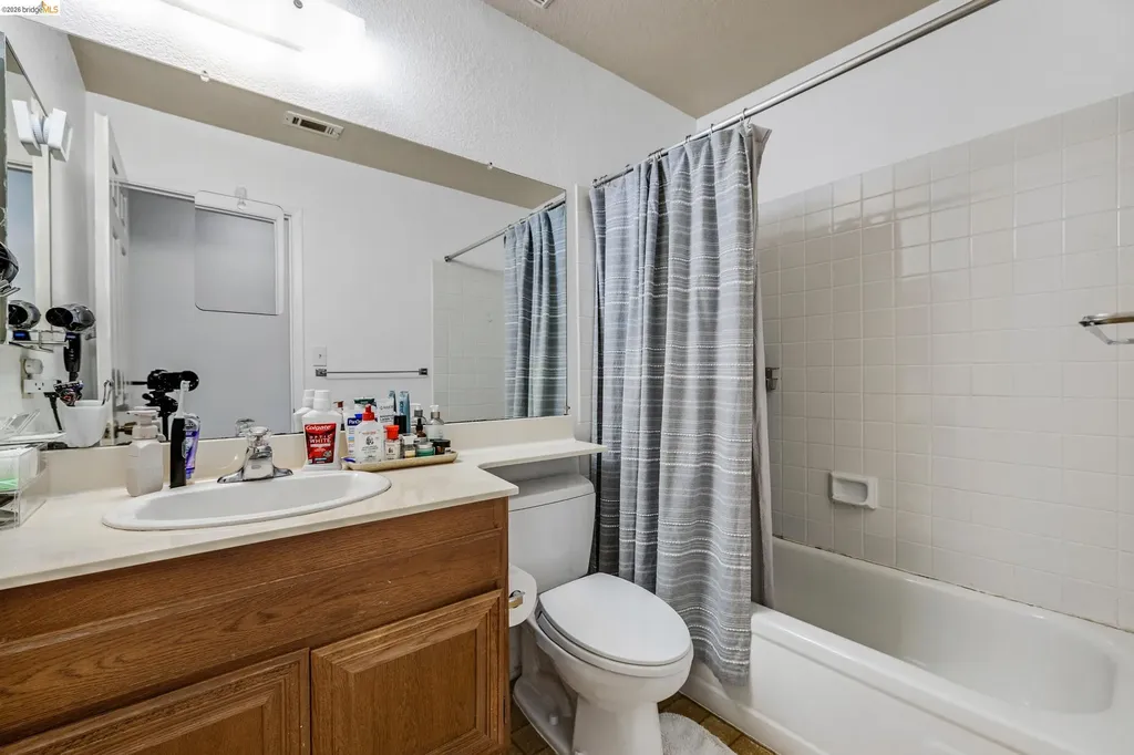 2567 El Portal Drive San Pablo CA 94806