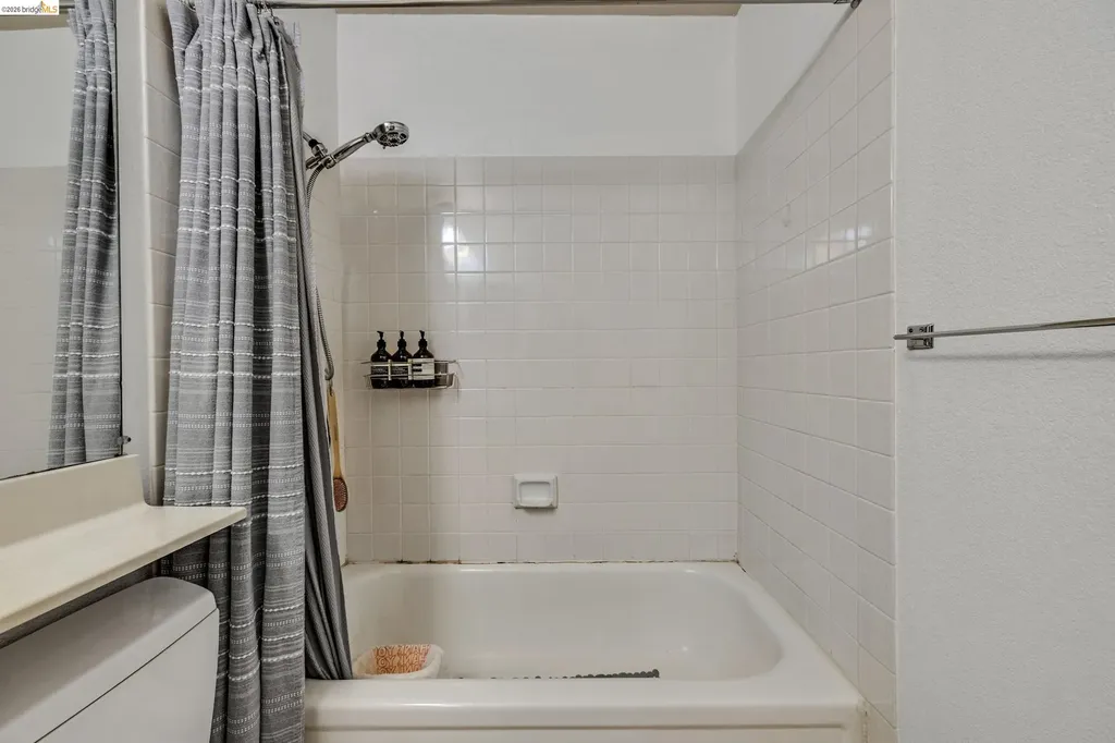 2567 El Portal Drive San Pablo CA 94806