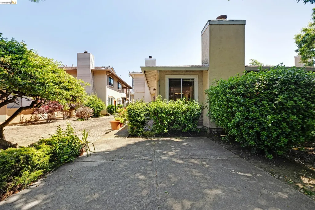 2567 El Portal Drive San Pablo CA 94806
