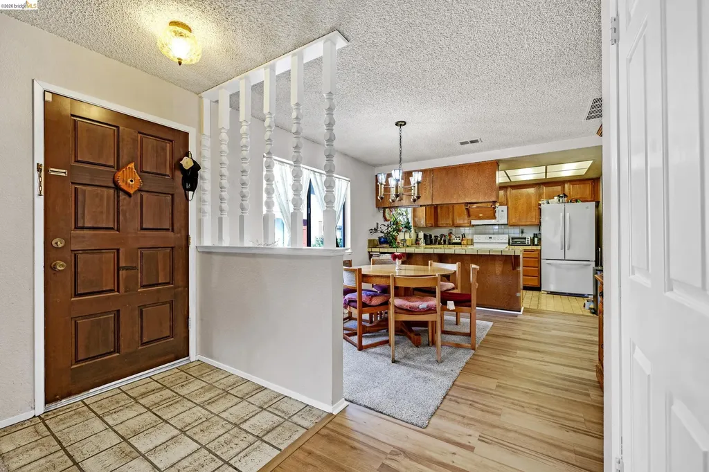 2567 El Portal Drive San Pablo CA 94806