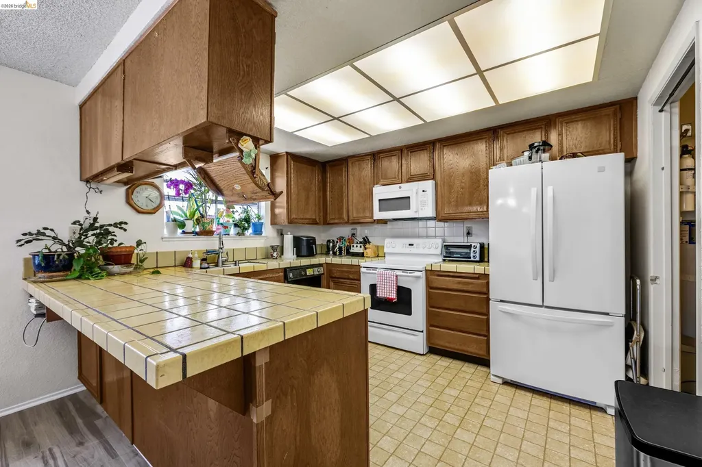 2567 El Portal Drive San Pablo CA 94806