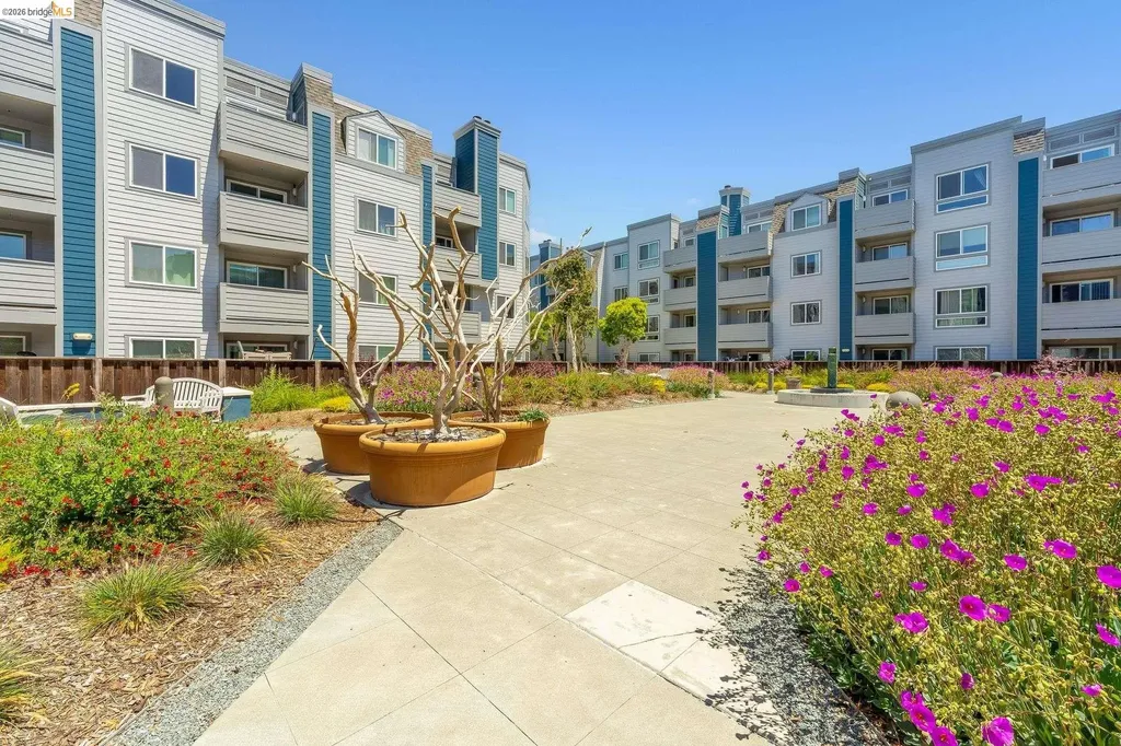 6400 Christie Avenue Emeryville CA 94608