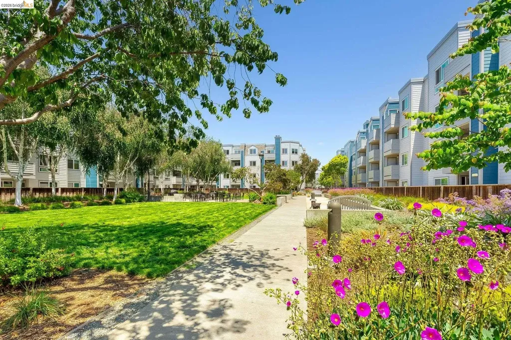 6400 Christie Avenue Emeryville CA 94608