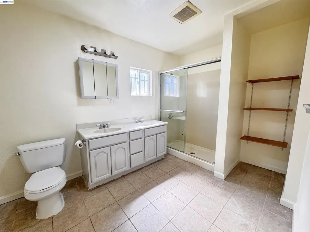 1724 96th Oakland CA 94603