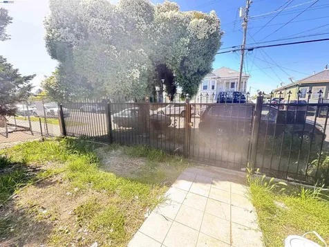 1724 96TH Oakland CA 94603