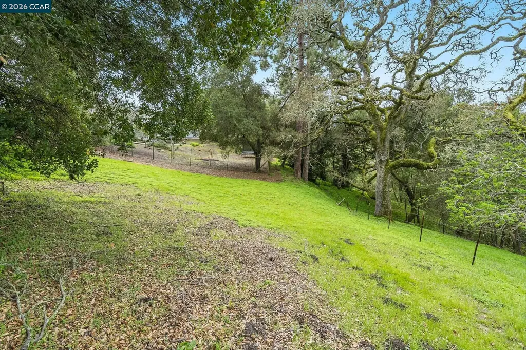 9 Charles Hill Road Orinda CA 94563