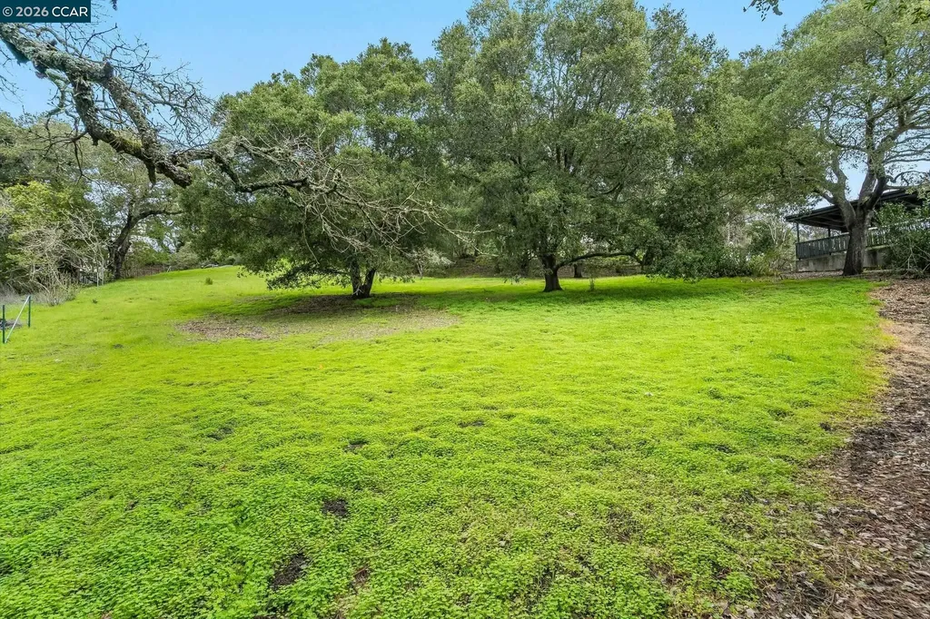 9 Charles Hill Road Orinda CA 94563