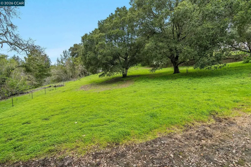 9 Charles Hill Road Orinda CA 94563
